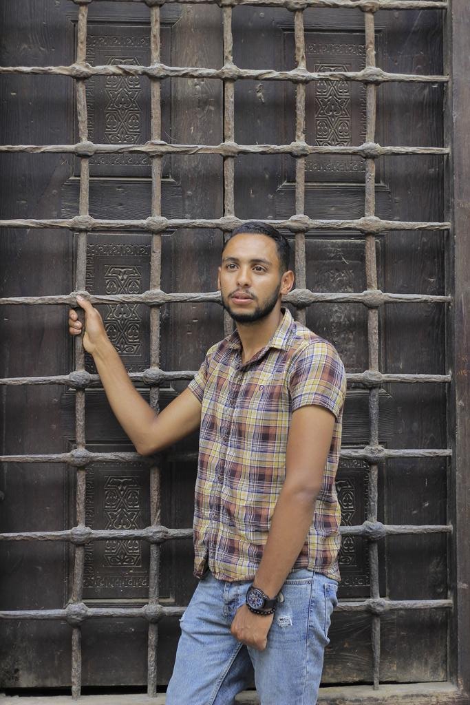 مش بيحفظ قيمه الود غير اللي عارف قيمته