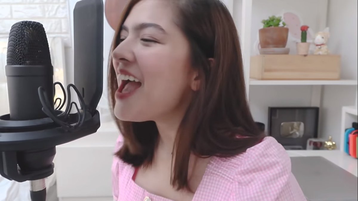 Boloyboloyboloy's tweet photo. I was waiting for the bridge of the song. Now, I'm a crumpled up piece of paper lying here again cause you made me remember it all to well @alexailacad. 

All Too Well (Cover) - Taylor Swift | Alexa Ilacad https://t.co/FL8RRh3XNk via @YouTube https://t.co/RXedXA243a