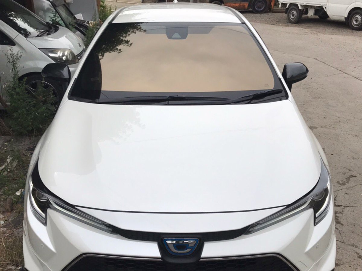 ふぃるむやさん Osaka カーフィルム施工 車両情報 カローラツーリング フロントガラス ブロンズメタル 少し前のキャンペーン当選者の方に施工いたしました ワンプライス 5 000円 施工のラッキーさんです 喜んでいただけて良かったです