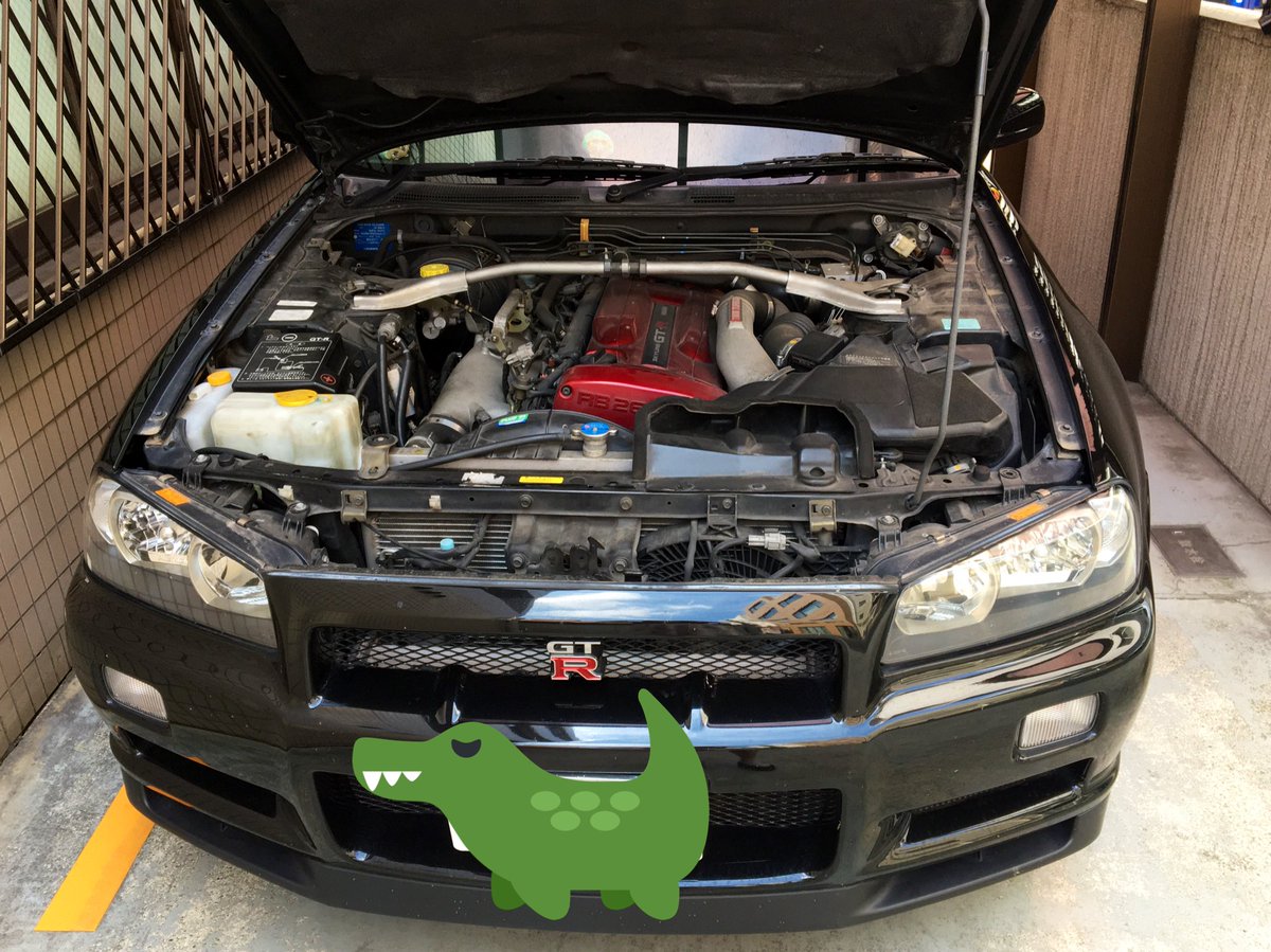 Also unlike last time, I finally opened up the hood and took a peek at the RB26DETT in all its red-topped glory itself!I really could not pass this dumb photo op lol. i was playing the animal crossing soundcheck BGM most of the time too. i’m a nerd lol...