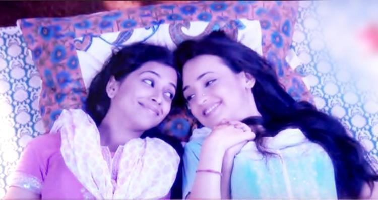 ipkkndarchives's tweet photo. ~ Payal and Khushi - Sisters, best friends, sisters in law ~

Their bond was so precious!! From joking about wanting to get married to brothers, to it really happening... ♥ #IPKKND #IPKKNDArchives #DeepaliPansare #SanayaIrani #GuptaSisters #RaizadaBahus @deepalipansare https://t.co/vrhffI9GmU