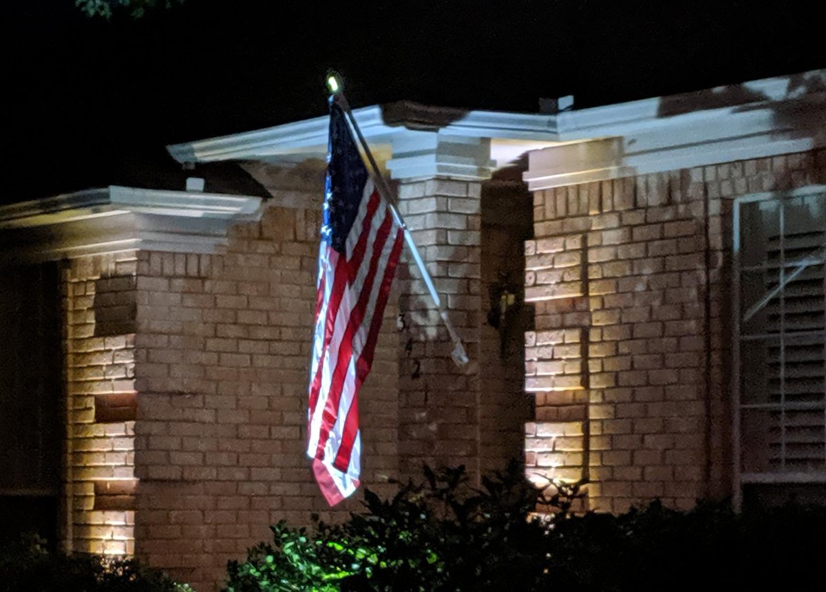 JayLumiLighting's tweet photo. 4th of July is around the corner. Here is quick tip to set up your outdoor flag light. Position your flag at 6' on the wall with 45 degree. Plant the light at 60 degree about 10' away from the light. Result will sure impress your neighbors. Visit #Amazon https://t.co/bNh0NEwfvY https://t.co/ksZfKl06k3