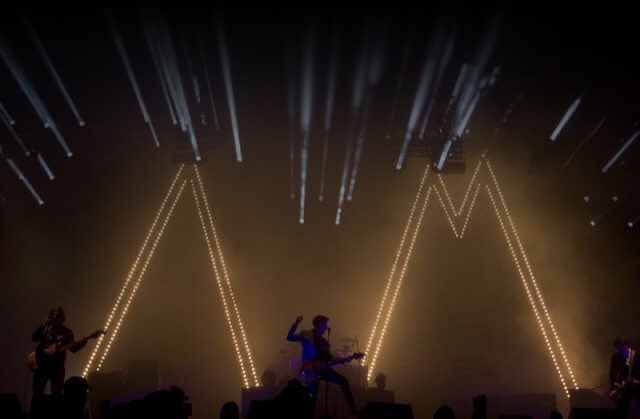 masterpIanmusic's tweet image. 7 years ago today Arctic Monkeys headlined Glastonbury for the second time