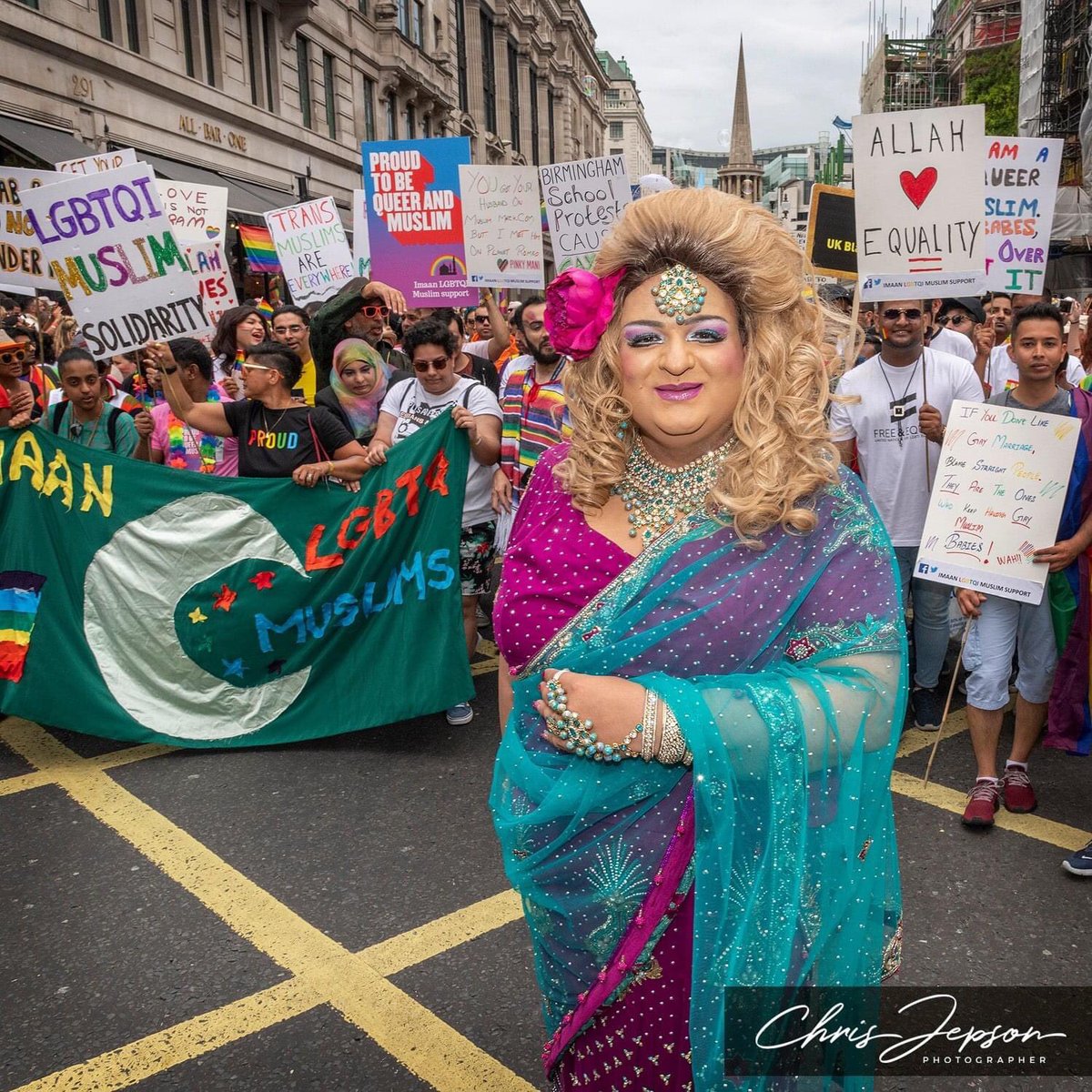 ImaanLGBTQ's tweet photo. 🌈 We’re proud to be a peer-led community offering free support to LGBTQI Muslims for the last 20 years. 

Want to support our work? Donate now: https://t.co/PInDsVKQgR 

#Pride #Stonewall https://t.co/3JyFceBePp
