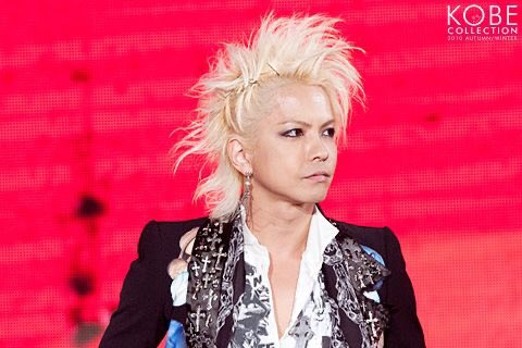 さち Pa Twitter 娘っちの髪型なんかみたことあると思ったら 10年の Vamps Hydeさん 髪型いつもより決まってて なんでかなと思ったライブのやつ Hydeさんかっこいい 娘と髪型似てた 向き逆だけど Hydeさんに届け T Co Gnp2wlnz9t