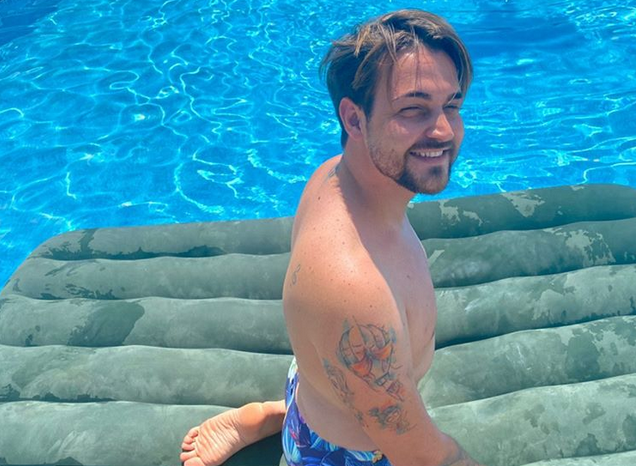 Valerio Scanu in costume, le foto social spetteguless.it/2020/06/28/val…