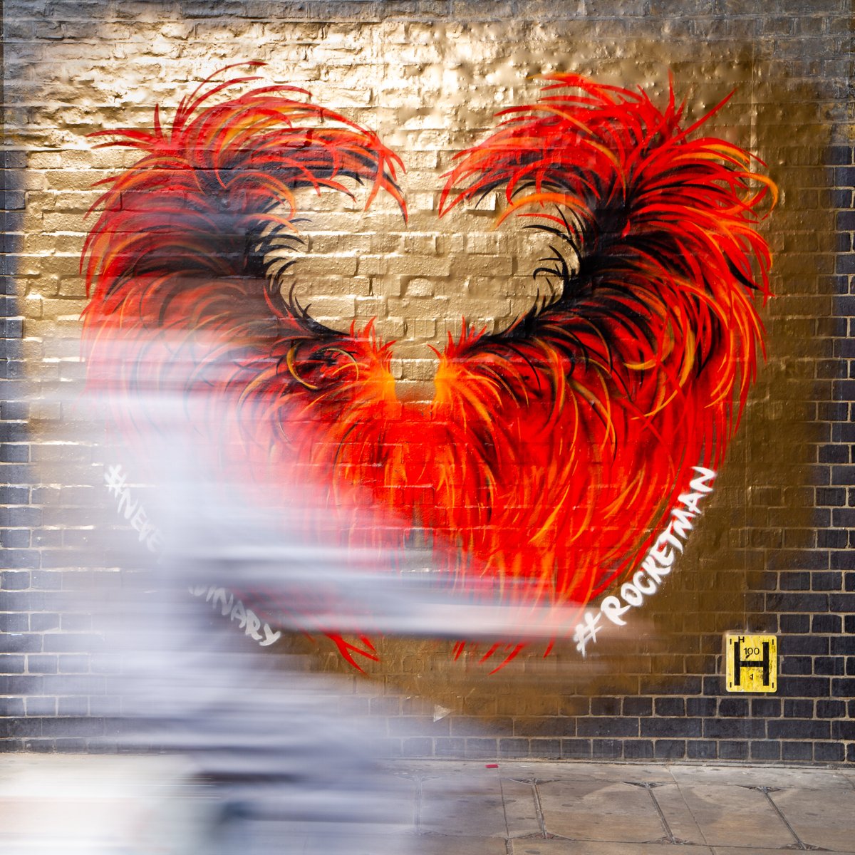 HKofGuildford's tweet photo. @SirWilliamD #Whooshing Past A #Rocketman"
Brick Lane, E1
#GalleryOfThePeople https://t.co/u9nKcfcype