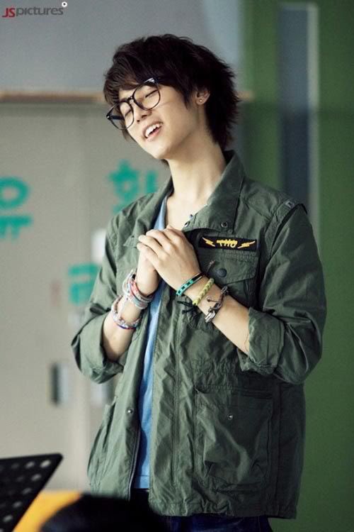 Anyways, happy birthday kang min hyuk!!! 
