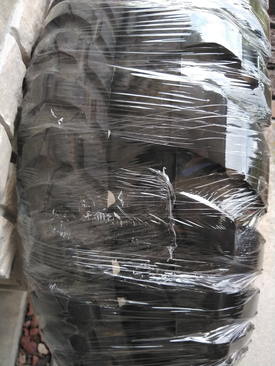 KTM819O4's tweet photo. #VEEMOTOTIRES #VGRIP
VEE RUBBERから名前が変わっています!(^_^ゞ https://t.co/naB1KNeuvm