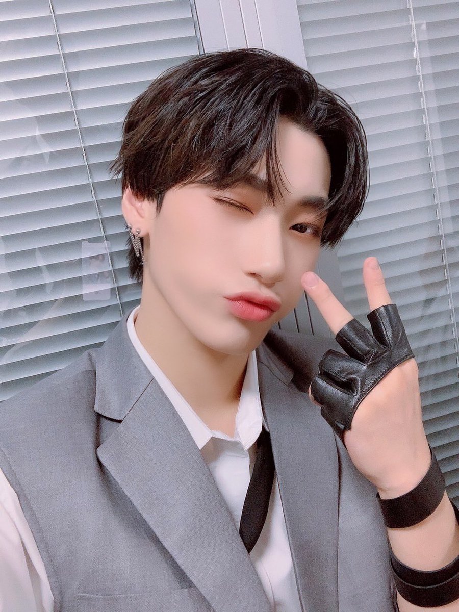 ATEEZofficial's tweet photo. [#산] 에이티니와 함께 할 수 있어서 정말 다행이에요❤
마음만은 항상 같은 곳에❤
#ATEEZ #에이티즈 https://t.co/DdCNEJN0Of