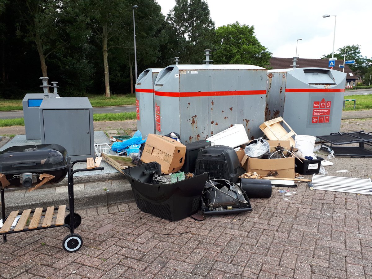 Ook op zaterdag en zondag gaan de naastplaatsingen bij parkeerplaats de Baan/Endenhout door. Helaas...