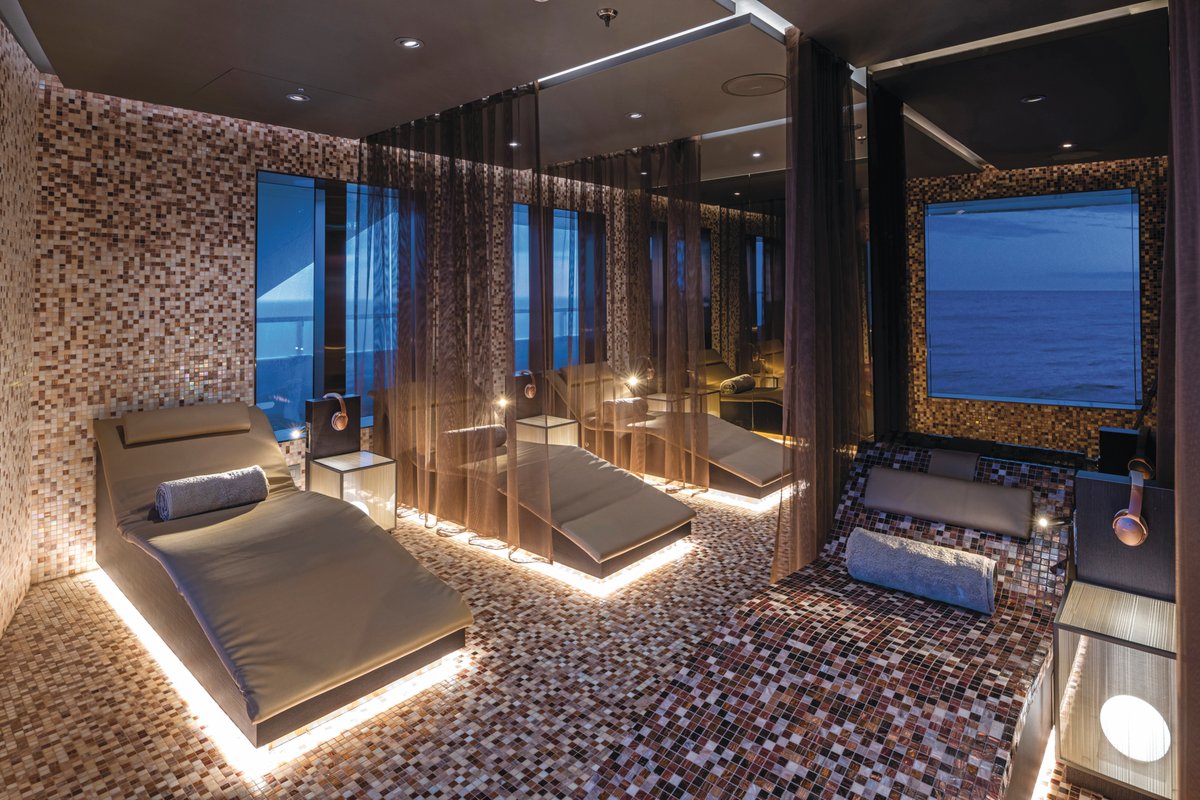 ScenicCruisesDE's tweet photo. Stellen Sie sich vor, Sie entspannen bei einem Bad im Luxuspool und im Hintergrund ziehen die beeindruckendsten Landschaften der Welt vorbei. Das Senses Spa an Bord der #ScenicEclipse bietet genau das. Die Wellness-Oase auf See bietet feinste Ruhe- und Entspannungsbehandlungen. https://t.co/FYRTnBtzEf