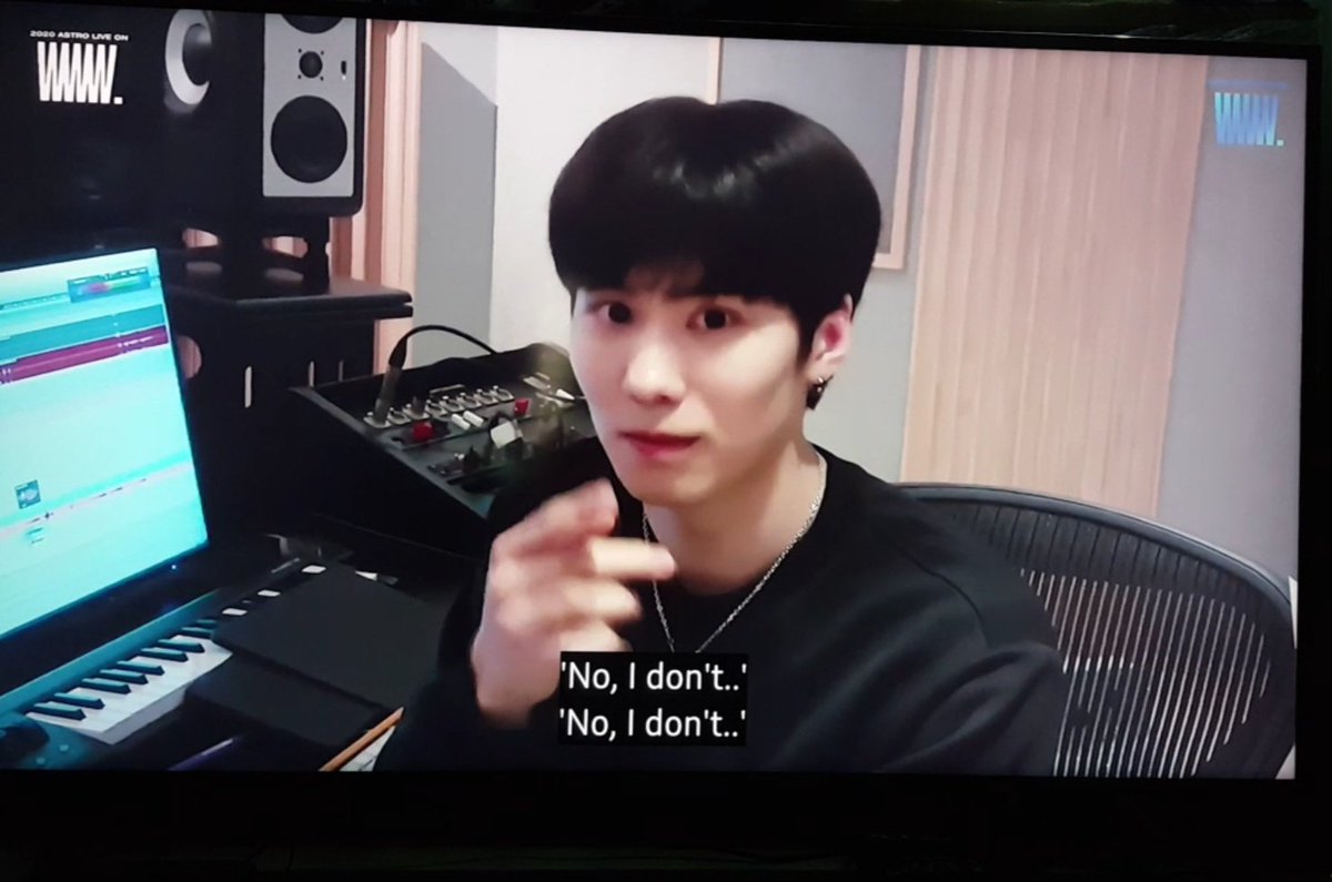 Pls pay attention to this part "No, I don't"  #아스트로_아니그래_좋아서그래 #ASTRO_WWW #astro