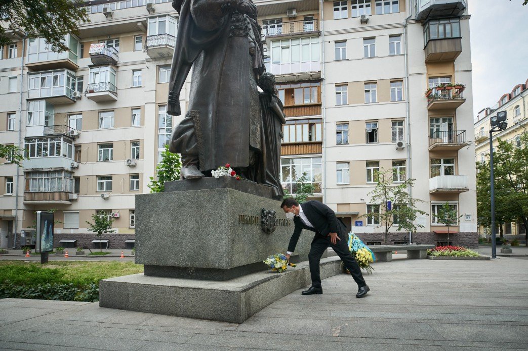 Зеленський вшанував пам'ять загиблих за Україну героїв - Цензор.НЕТ 3960