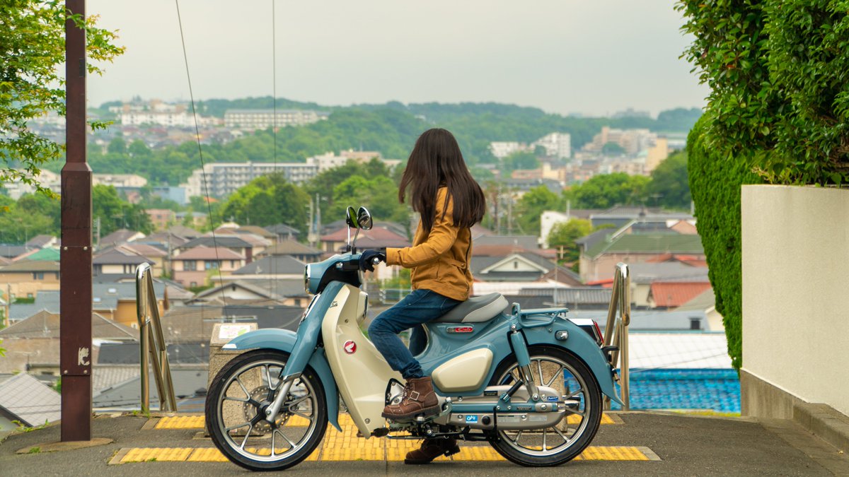 茅ケ崎みなみ スーパーカブに乗ったら人生が変わった ちょうど１年前 バイクに乗り Youtubeを始めました スーパーカブは私にたくさんの景色を見せてくれました バイクにたくさん荷物を積んでキャンプに挑戦しました Youtubeに投稿した動画が多くの方