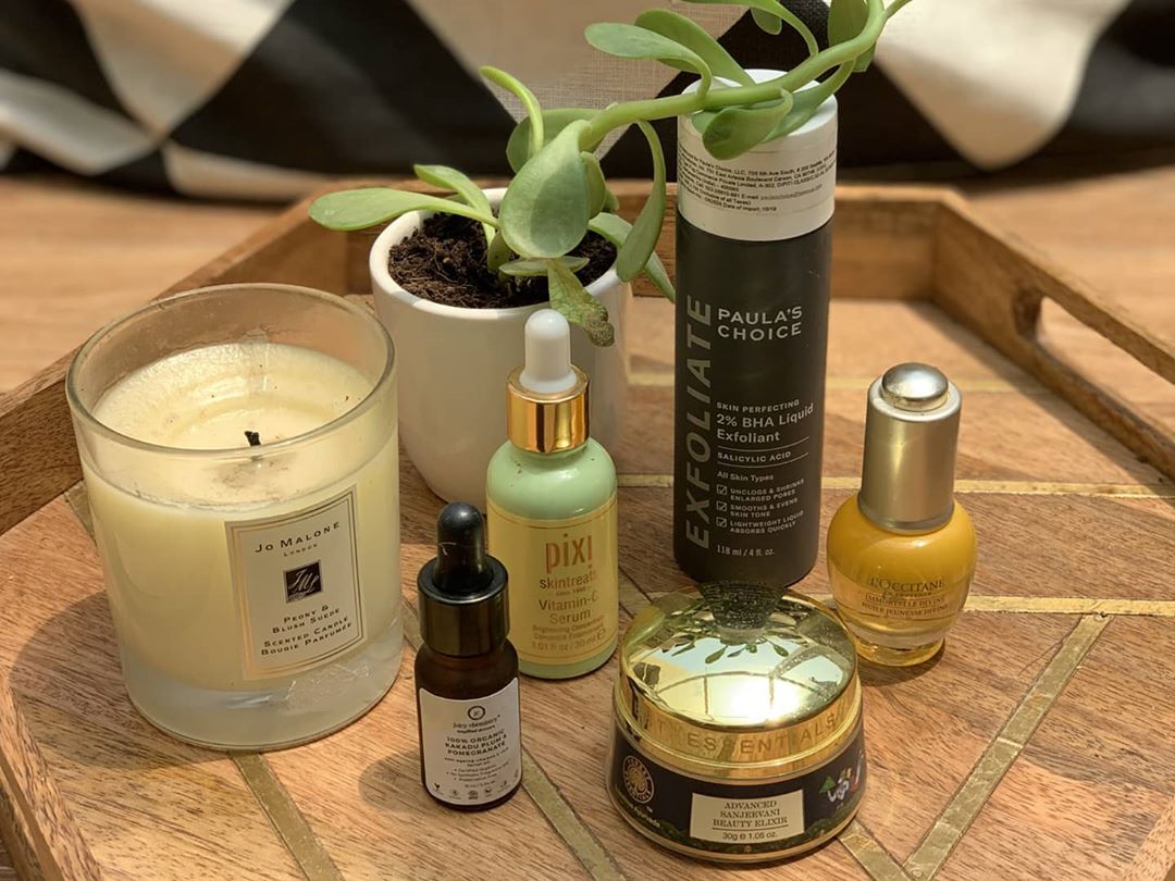 GraziaIndia's tweet photo. #WhatsInMyBeautyCloset ft. #KomalBasith. Head to the website for more deets.
__________________________
#beauty #beautycloset #skincare #skincareroutine #luxe #selfcare https://t.co/v0UFFQv0pa