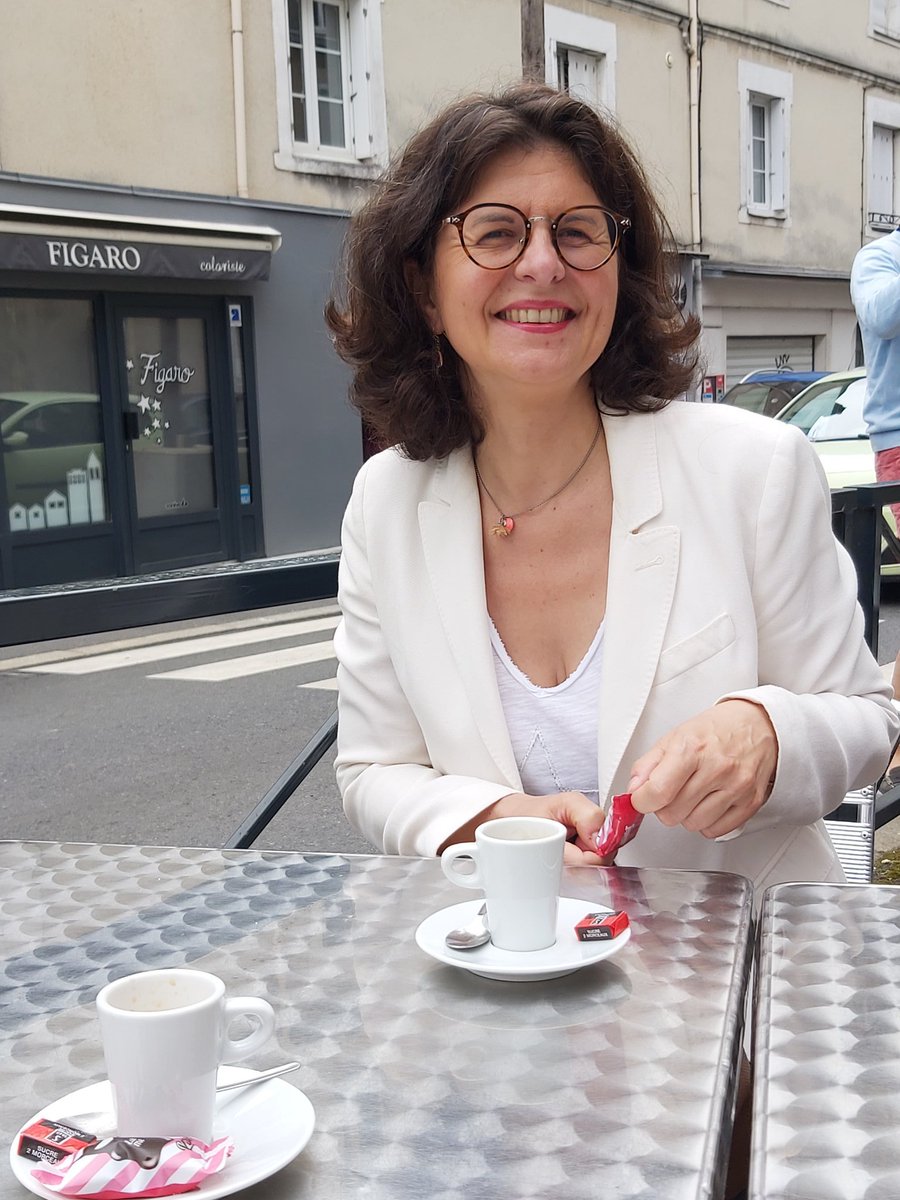 NantesAvecVous's tweet photo. A voté ! Je vous souhaite une belle journée électorale. Un grand merci aux agents et bénévoles présents ce jour dans les bureaux de #vote #cafédumatin #municipales2020 #démocratie https://t.co/ZqpVHwcoBe
