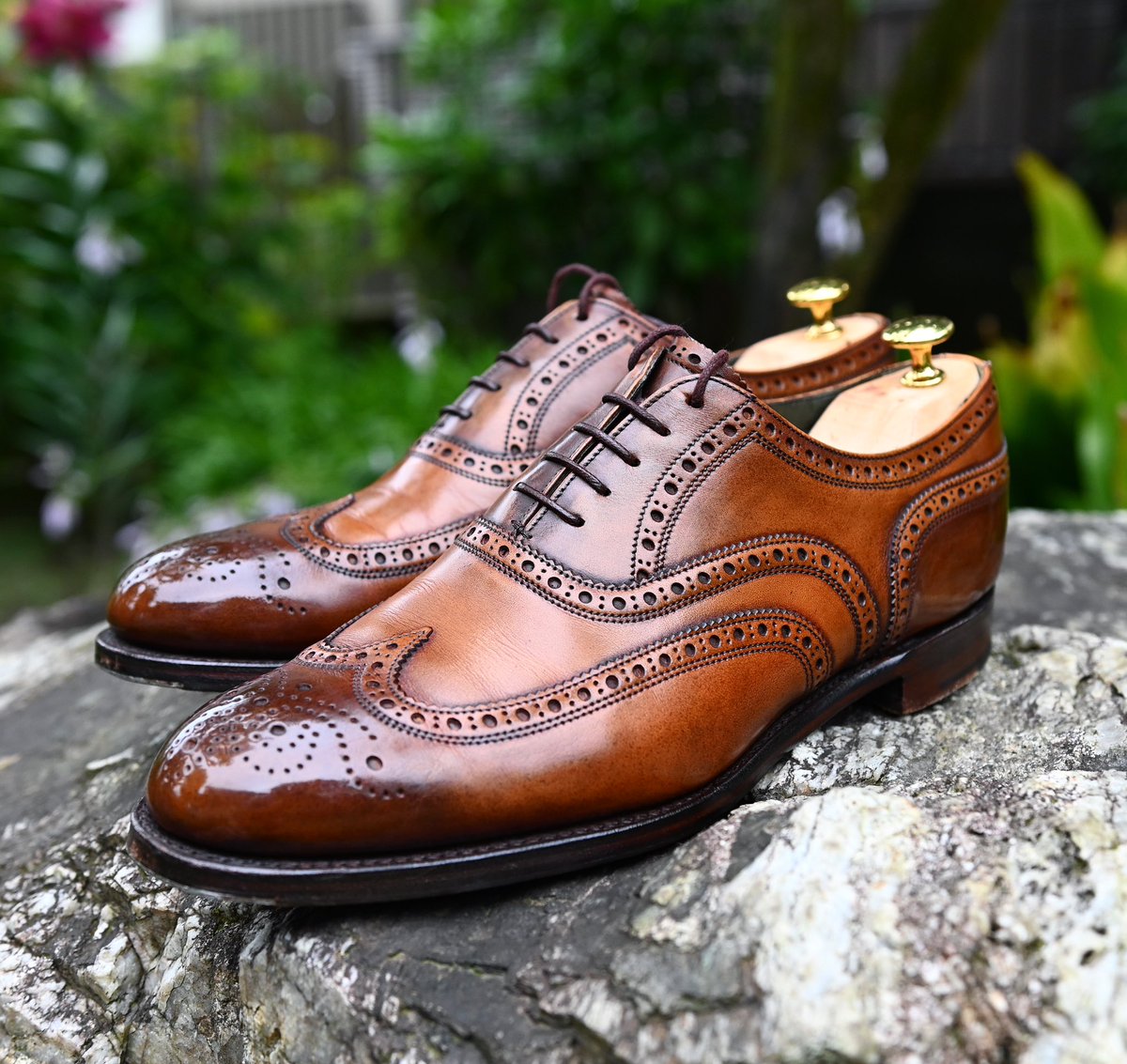 sthkzn's tweet photo. Cheaney
この手の色合いはほとんど持ってないです。
明るめだけど渋いので使いやすくて気に入ってます。
#cheaney #cheaney130 #shoes #mensshoes #shoecare #shoeshine #チーニー #チーニー130周年 #紳士靴 #革靴 #靴磨き #シューケア #シューシャイン https://t.co/PIrAQA5Xyx