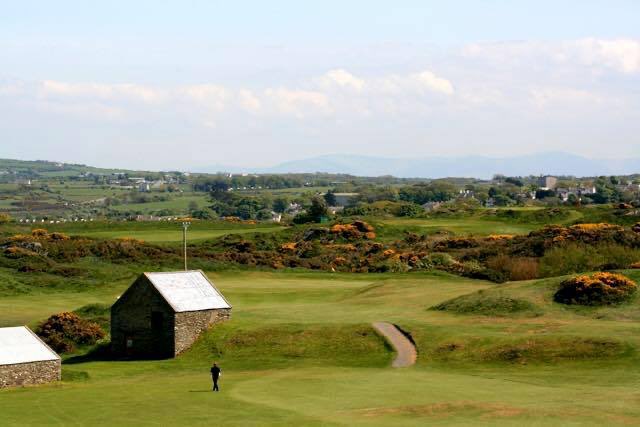 🏌🏿‍♂️The beautiful North Wales Golf Coast in 2021 with AGT 🏴󠁧󠁢󠁷󠁬󠁳󠁿 3 nights hotel accommodation Llandudno Playing fantastic Golf: North Wales GC @northwalesgc ⛳️ Conwy GC @conwygolfclub ⛳️ Bull Bay GC @bullbaygolfclub ⛳️ Total Cost of Trip fm = £339🏌🏿‍♂️🏴󠁧󠁢󠁷󠁬󠁳󠁿 info@ayrshiregolf.com