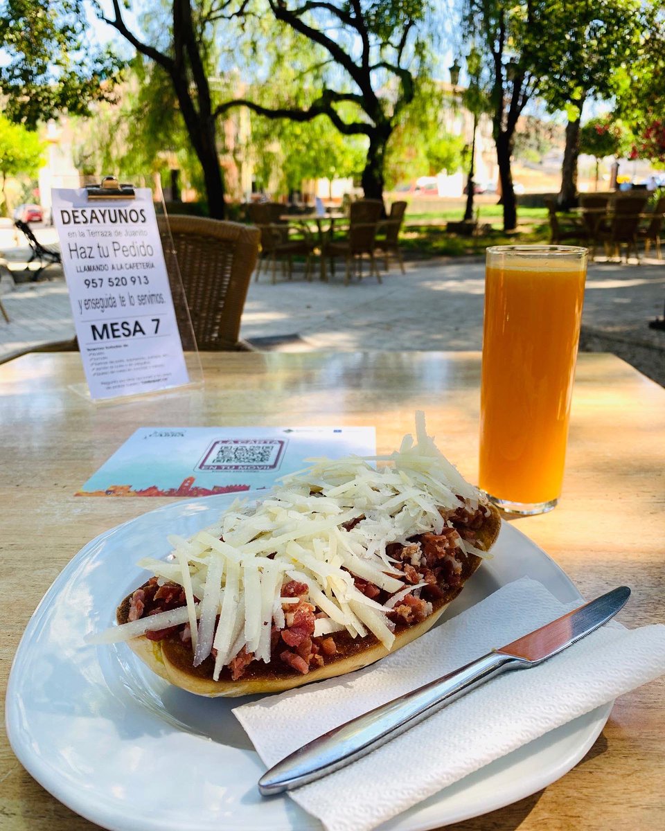 Juanito_Bar's tweet photo. Desayunos en la Terraza de Juanito, la mejor forma de empezar el día!

#cafeteríaJuanito #LaTerrazadeJuanito #desayunos #tumbabarcos #LaSubbética #zumodenaranjanatural #tostadas #Cabra #Turismo #turismoCabra https://t.co/LvBw21B00E