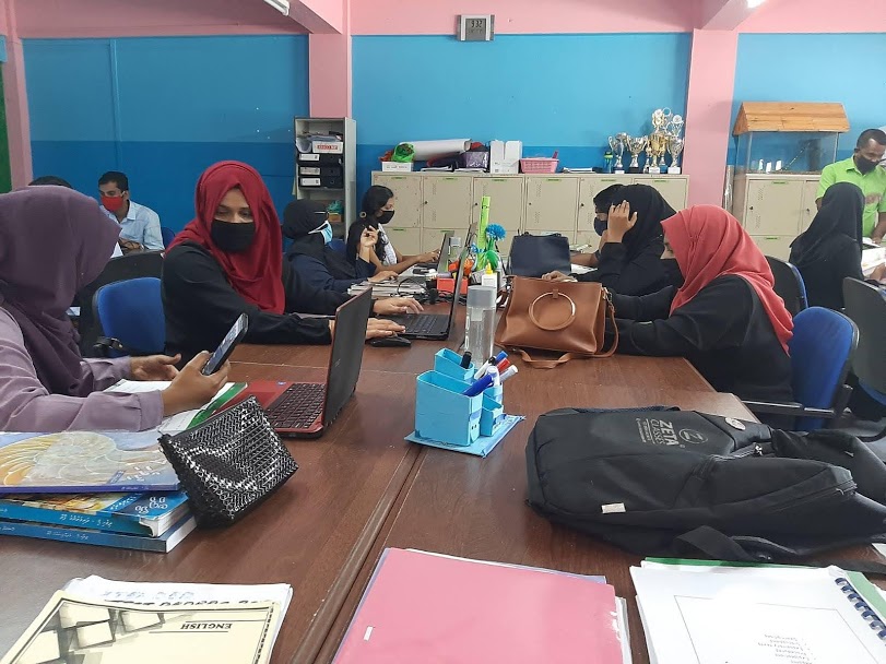 eduGS_09's tweet image. Great to have the first parents meeting with our enthusiastic  Principal (Nashid sir). Thanks a lot for all very dedicated staffs for the positive energy showcasing for the academic and physical  preparation to the new normal 2020. Happy to feel confidence in our staffs.
@MoEdumv