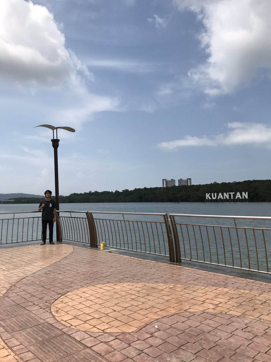 whowiciz's tweet photo. Aku amik gambar               Mak aku amik gambar https://t.co/GObwBoGvFM