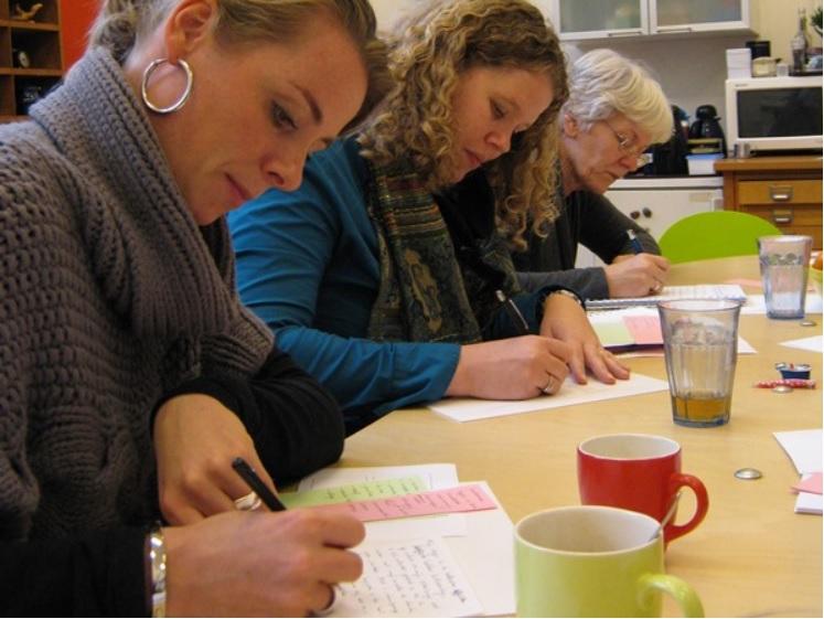 In het nieuwe schooljaar aan de slag met #taalrondes op jouw school? Volg de basiscursus taalvorming voor de onderbouw of midden- en bovenbouw. Lees reviews van eerdere cursisten en meld je aan! Onderbouw:  taalvorming.nl/portfolio/basi… Midden/bovenbouw:
taalvorming.nl/portfolio/basi…