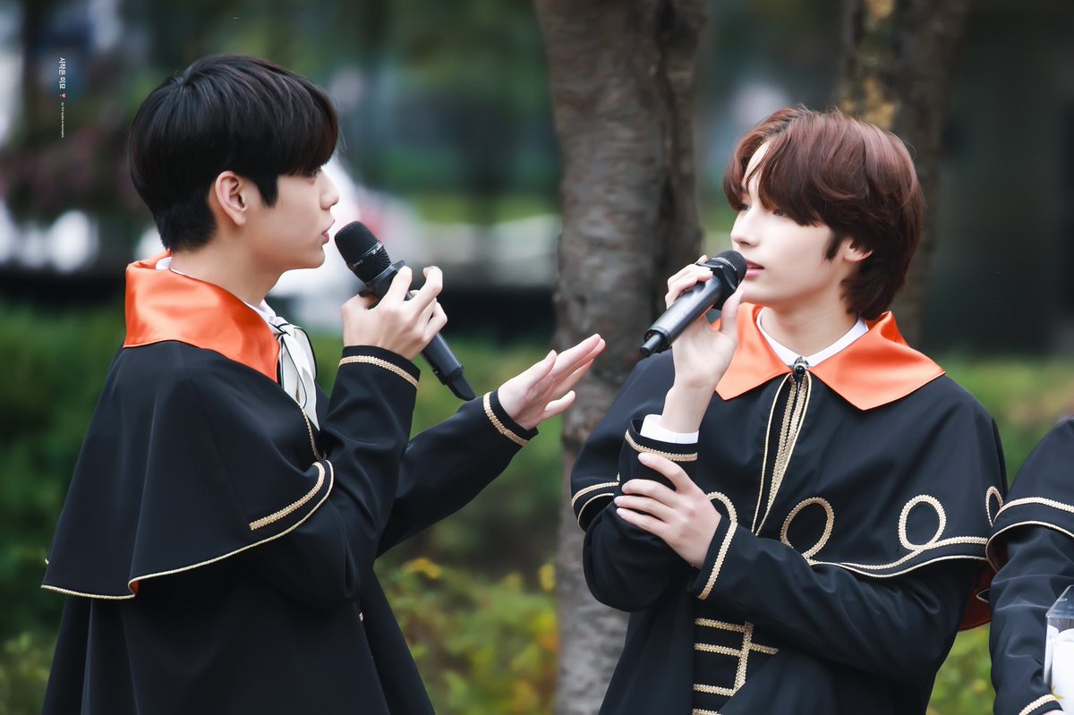191031 HD

#TOMORROW_X_TOGETHER 
#투모로우바이투게더 
#SOOBIN #수빈 
#HUENINGKAI #휴닝카이 
<a href="/TXT_members/">TOMORROW X TOGETHER</a>