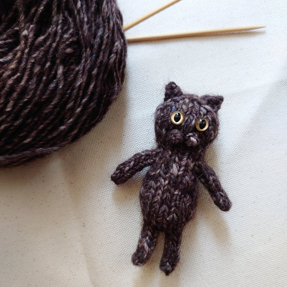 サビ猫ちゃん編んでみました #amigurumi #棒針編みのあみぐるみ