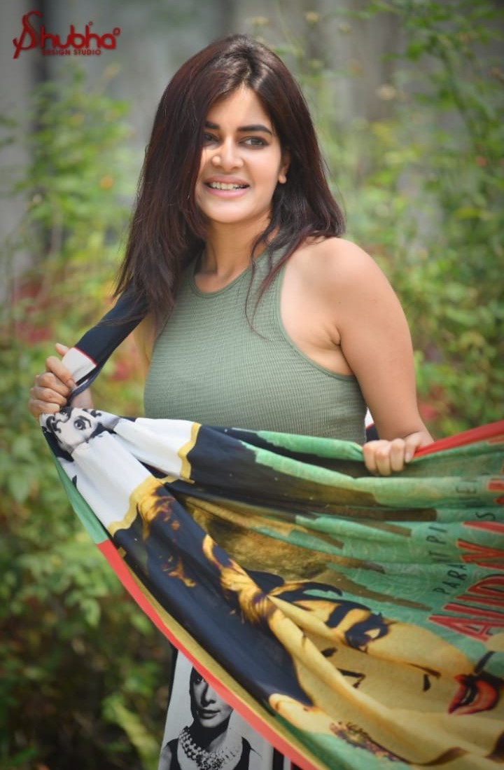 madhumita__fc's tweet photo. Beauty come from knowing who you actually are...💚🖤
Exclusive! Seen in the frame is the prettiest @madhumitact  in #AudreyHepBurnSaree 
PC:#ShubhaDesignStudio https://t.co/AyuywhHhgE