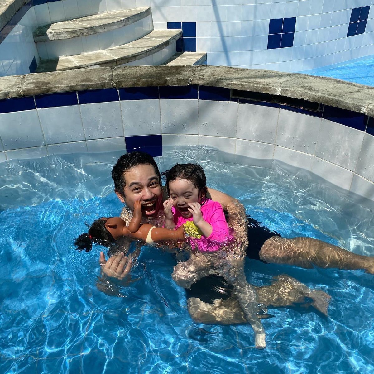 RenzoGuinto's tweet photo. #Summer bonding in the time of #COVID19 with #ClaraBunita #TitoDoc #Tetet and #Moana #ILoveMyNiece https://t.co/iS6YXqg3JZ