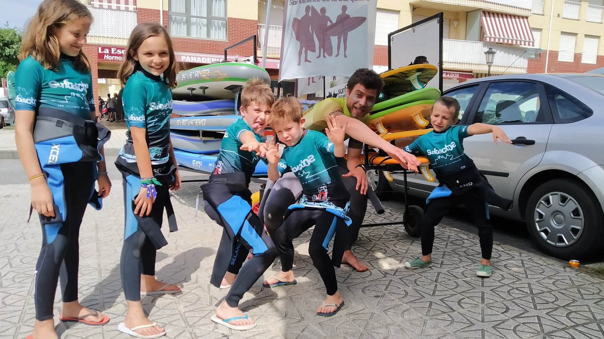 surfadictos's tweet photo. Clases VIP con @smokinggpeace.
Que bonito ver cómo vamos viendo venir año tras año a estos peques y lo grandes que llegan.
.
#gromets
#surf #surfing #surfer #surfera #surfadictos #surfadictossiempreinside #siempreinside #surfadictosescueladesurf
#Cantabria #CantabriaInfinita https://t.co/VMI5bEAVVP
