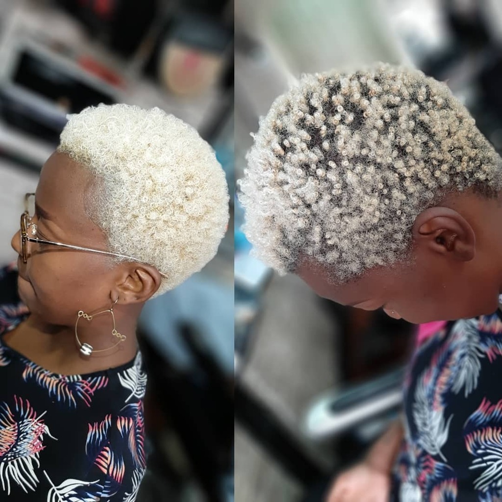 #The_great_talented_hands🙌  #beforeandafter #transformation happy client <a href="/ms/">Matt Shampine 차민근</a>.nyamu ....@joseecutz 😊😊 #always  #work #impossible  #done  #perform  #freshcut #ladieshaircut
#barbershopconnect #barbernations #barberintown #barbershopintown #barberforlif… instagr.am/p/CB-yl9VFU91/