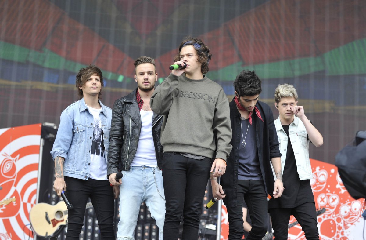 niallsoftpetal's tweet photo. banda que todo mundo gosta, e se não gosta, o problema tá na pessoa, não na banda https://t.co/iFuOD2U5FY