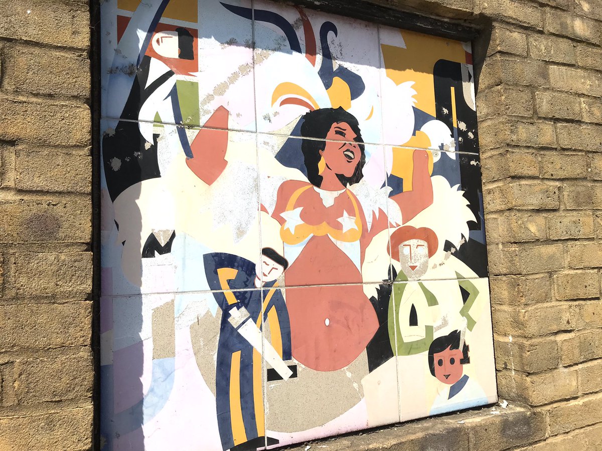 ChungaStereo's tweet photo. Ceramic wall art tiles on the way to Little Venice 
#Paddington #London #art #tials 
#arttiles #art #Littlevenice https://t.co/ueVxfRRPlh