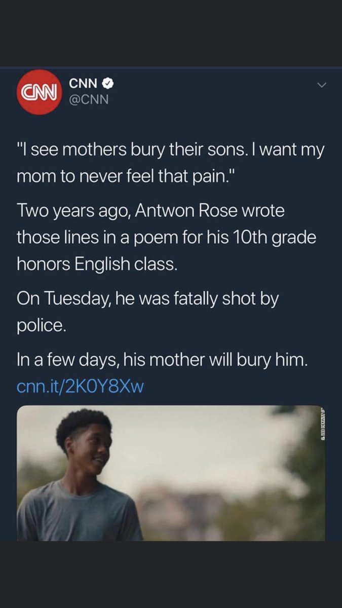 tonybp21's tweet photo. This was two years ago but it still needs to be seen. This is why we screaming #BlackLivesMattters https://t.co/mqcr3u8pBq