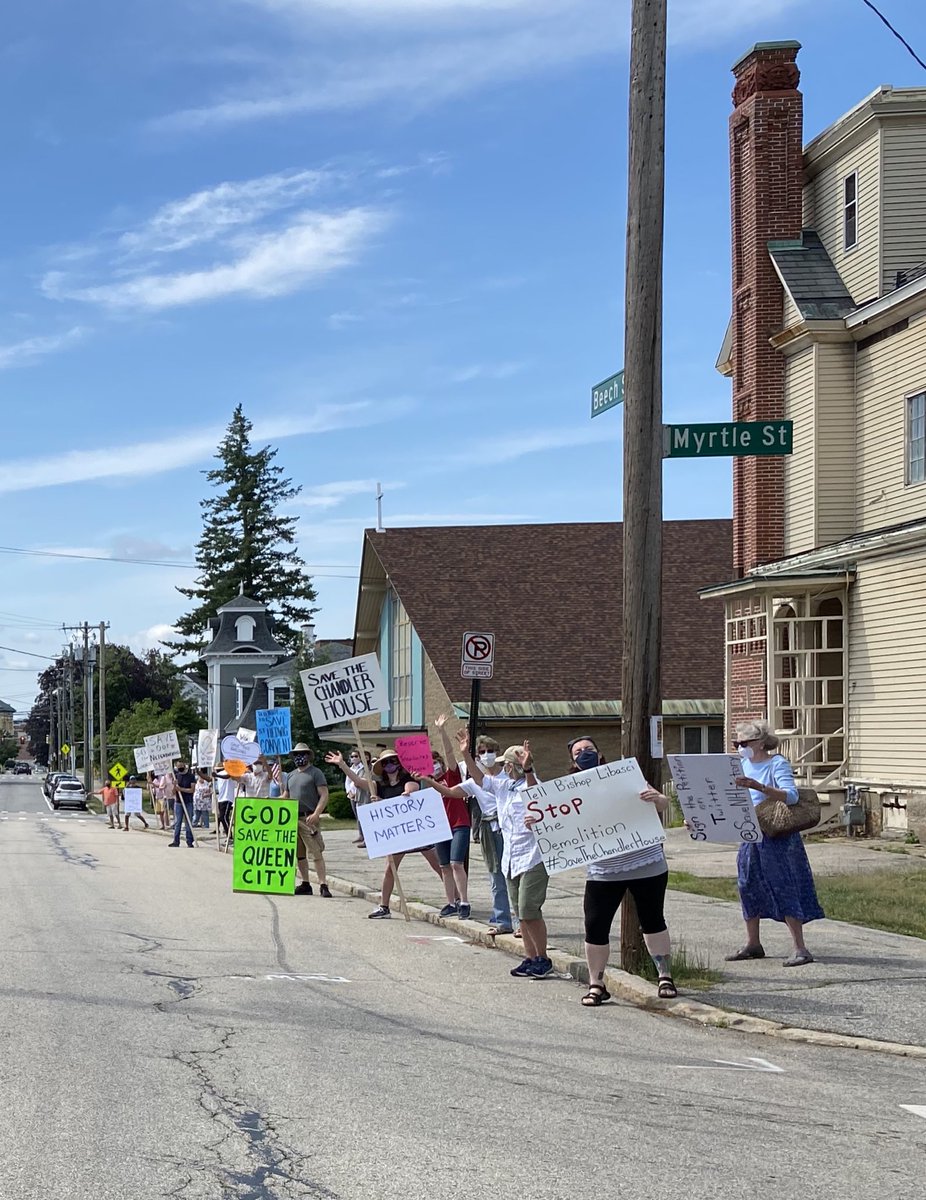 The community showed up today to send the message that they do not want Manchester History to be demolished! #SaveTheChandlerHouse #MHT