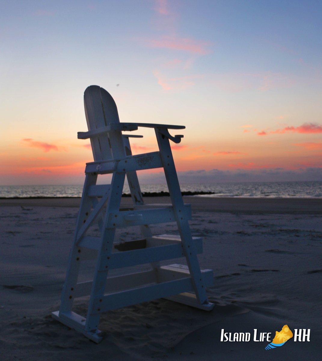 islandlifehh's tweet photo. Just sitting around waiting for the holiday weekend, but to be honest, we don't mind the view!

 #hiltonhead #hiltonheadisland #hhi #islandlifehh #lowcountry #discoversc #beach #weekendvibes #lifeguardchair https://t.co/7QwdcHj9bv