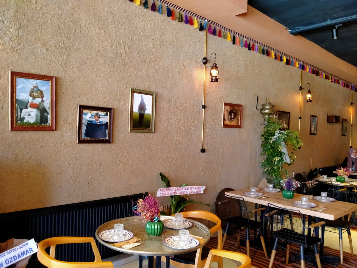 Van'ın kültür sofrası  kapılarını Van halkının hizmetine açtı. Kendinizi evinizde hissettirecek ortamıyla Van'ın yöresel yemeklerini güzel ve nezih bir ortamda ailenizle ve sevdiklerinizle birlikte tadacağınız tek adres Van menceli 
#sorfadaözedünüs #vanmencel
 <a href="/ErgnnAdem/">Adem Ergin</a>