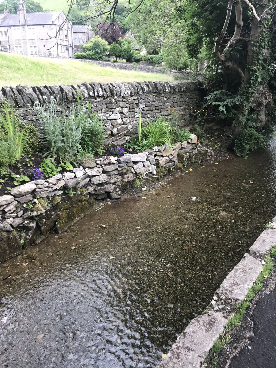 Mam Tor then Castleton for a much needed breakfast 💛