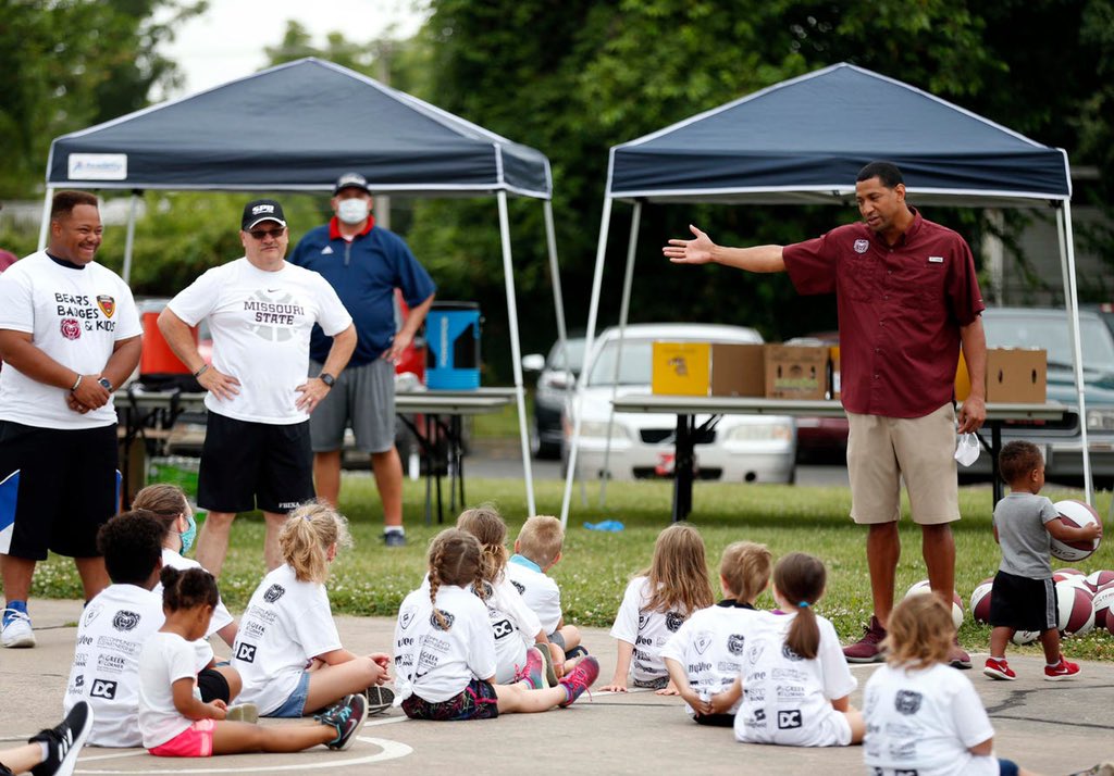 Two fine men, <a href="/chief_spd/">Chief Paul Williams</a> and <a href="/CoachDanaFord/">Dana Ford</a> doing what they do, providing leadership and serving as great examples through ’Bears, Badges and Kids’. Well done gentlemen! Photo cred <a href="/springfieldNL/">News-Leader</a>.