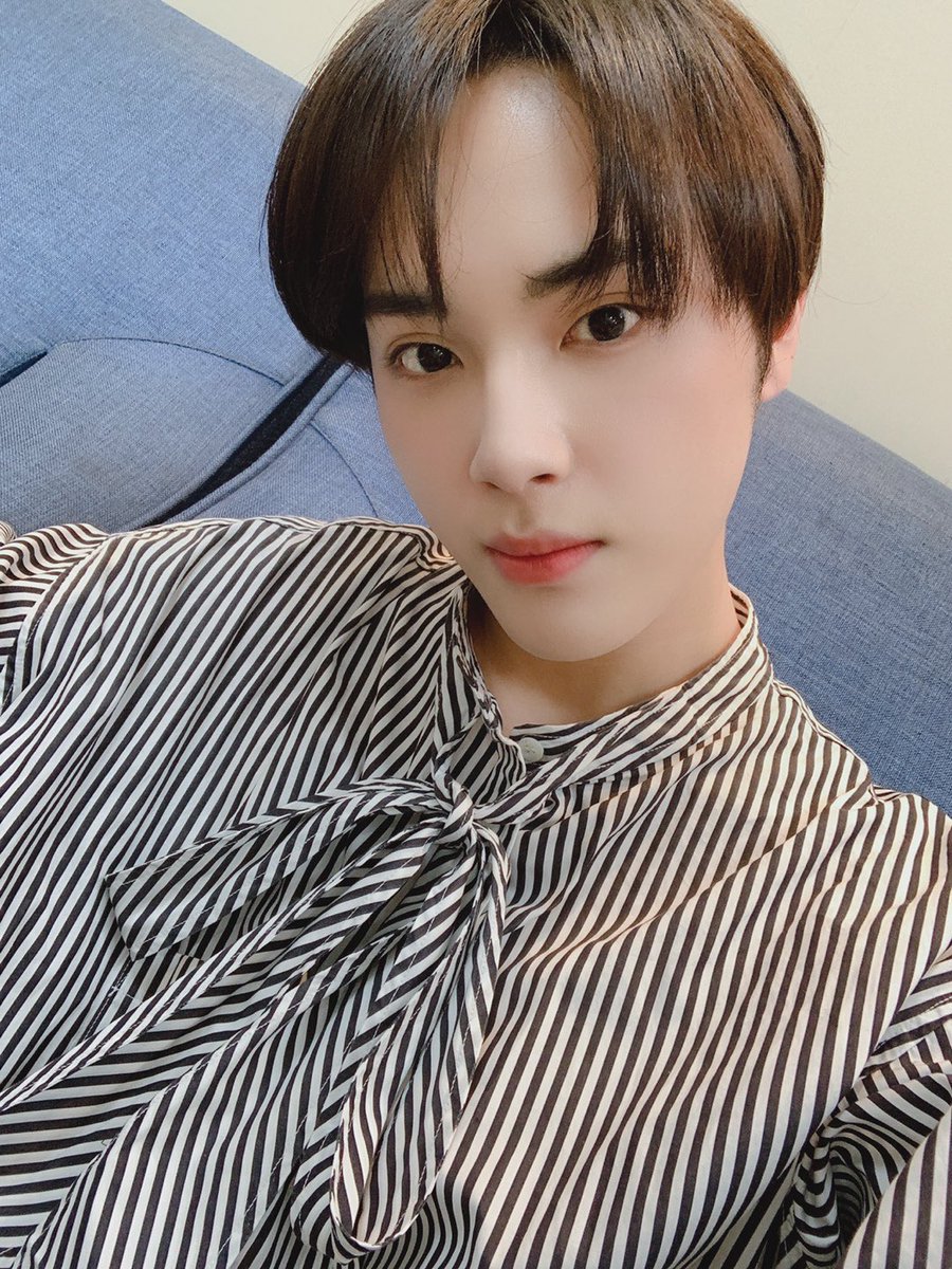 WE_THE_BOYZ's tweet photo. [주학년] 더비 뭐하고있어?ㅎㅎ😍 https://t.co/DxLCljrD5T