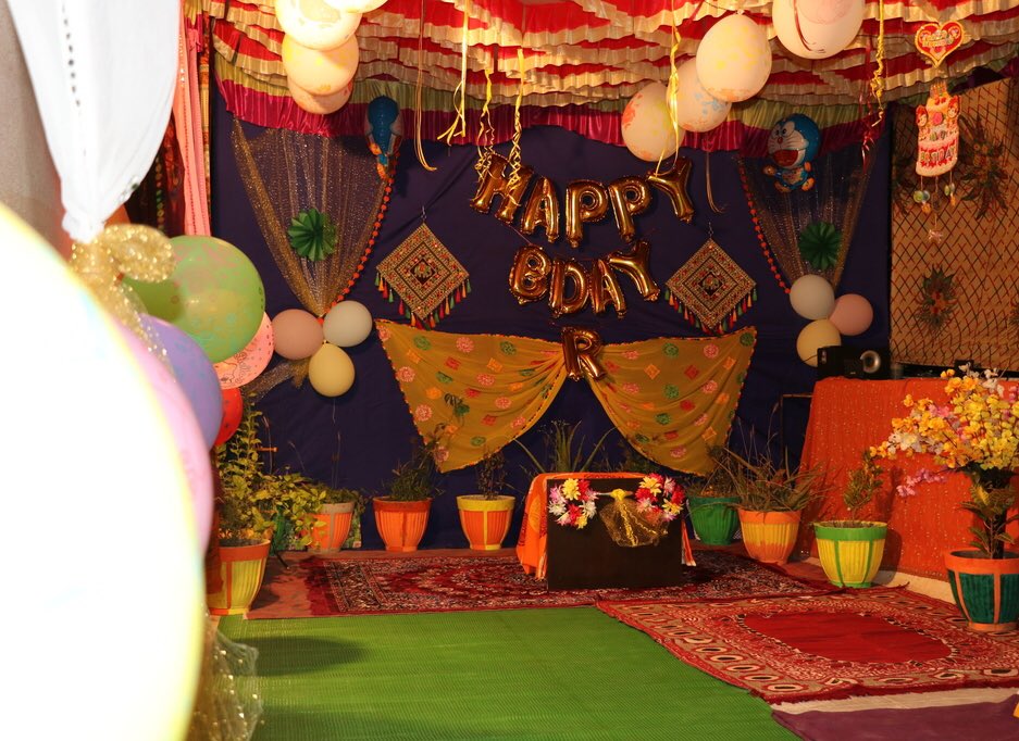 giftkyadu's tweet photo. Rishi had a grand birthday celebration π π₯³ They loves the gifts, surprises, decoration & celebration by team giftkyadu β€οΈπ Check out his party video on our YouTube channel!
#giftkyadu #gifting #gifts #giftplatform #giftanexperience #giftvouchers #giftcoupons https://t.co/GU7EXpQqFb