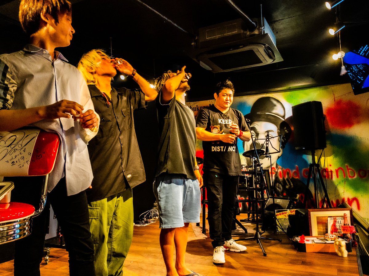 KINZ0__'s tweet photo. READY GOぽいの好き
#ジョーブログ #joevlog #新宿 #歌舞伎町 #readygo #レディゴー #bar #インフルエンサー #エンタメバー #influencer #photoiphone #photographyiphone #photography #カメラ好きな人と繋がりたい #写真好きな人と繋がりたい #ファインダー越しの私の世界
https://t.co/BWkIA0pd7h https://t.co/oP4521Rhcj