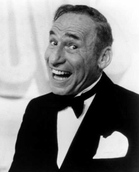 Happy birthday Mel Brooks !
(Ici avec Carl Reiner, Madeline Kahn et Marty Feldman) 