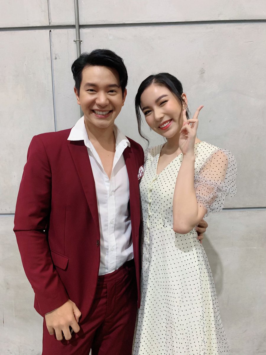 MookWorranit's tweet image. พี่ไอซ์พี่ชายคนโตของบ้านgmmtv คอยซัพพอร์ตน้องๆและน่ารักกับน้องซาเหมอออ😘😘😘❤️❤️❤️ @icesarunyu