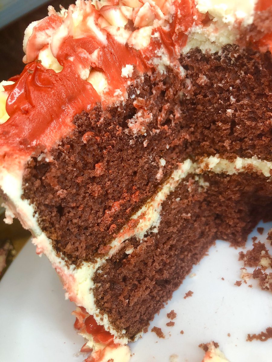 Red velvet cake anyone❤️🧁