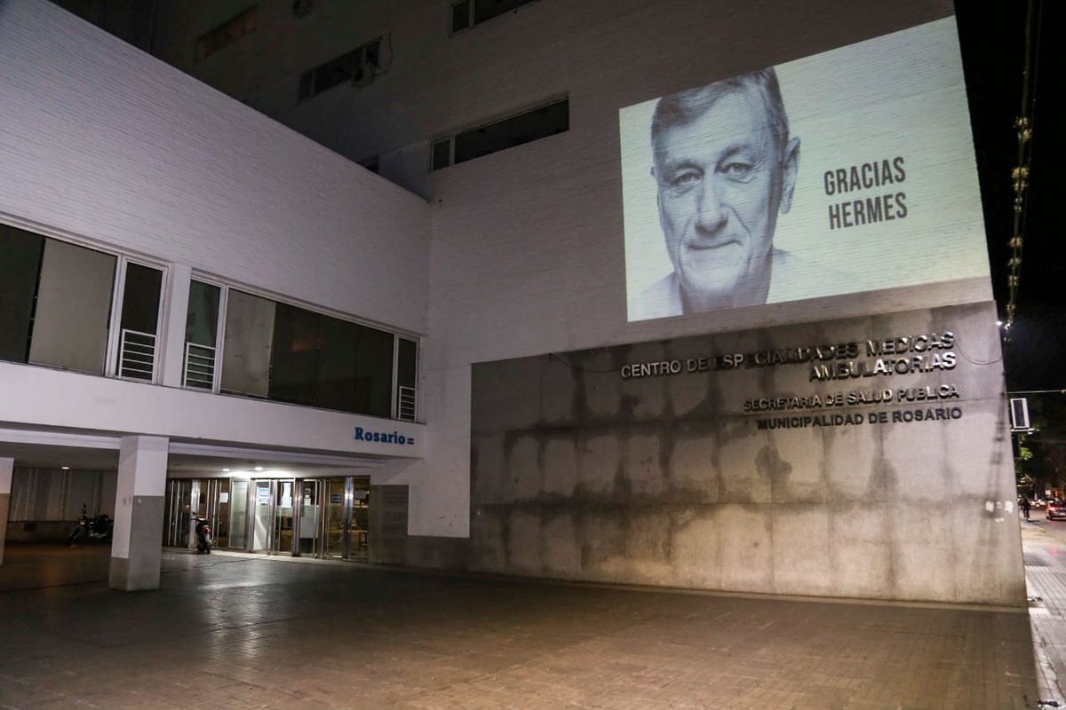 MuniRosario's tweet photo. ADIÓS, HERMES ❤
Anoche, sobre la fachada del Centro de Especialidades Médicas Ambulatorias de Rosario (CEMAR), le rendimos un sincero homenaje al Dr. Hermes Binner. https://t.co/Js6Yi2QaIc