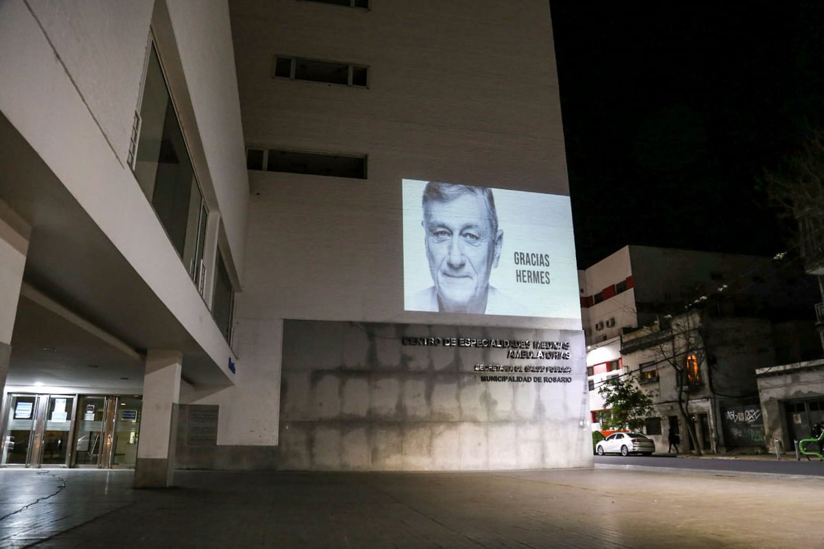 MuniRosario's tweet photo. ADIÓS, HERMES ❤
Anoche, sobre la fachada del Centro de Especialidades Médicas Ambulatorias de Rosario (CEMAR), le rendimos un sincero homenaje al Dr. Hermes Binner. https://t.co/Js6Yi2QaIc