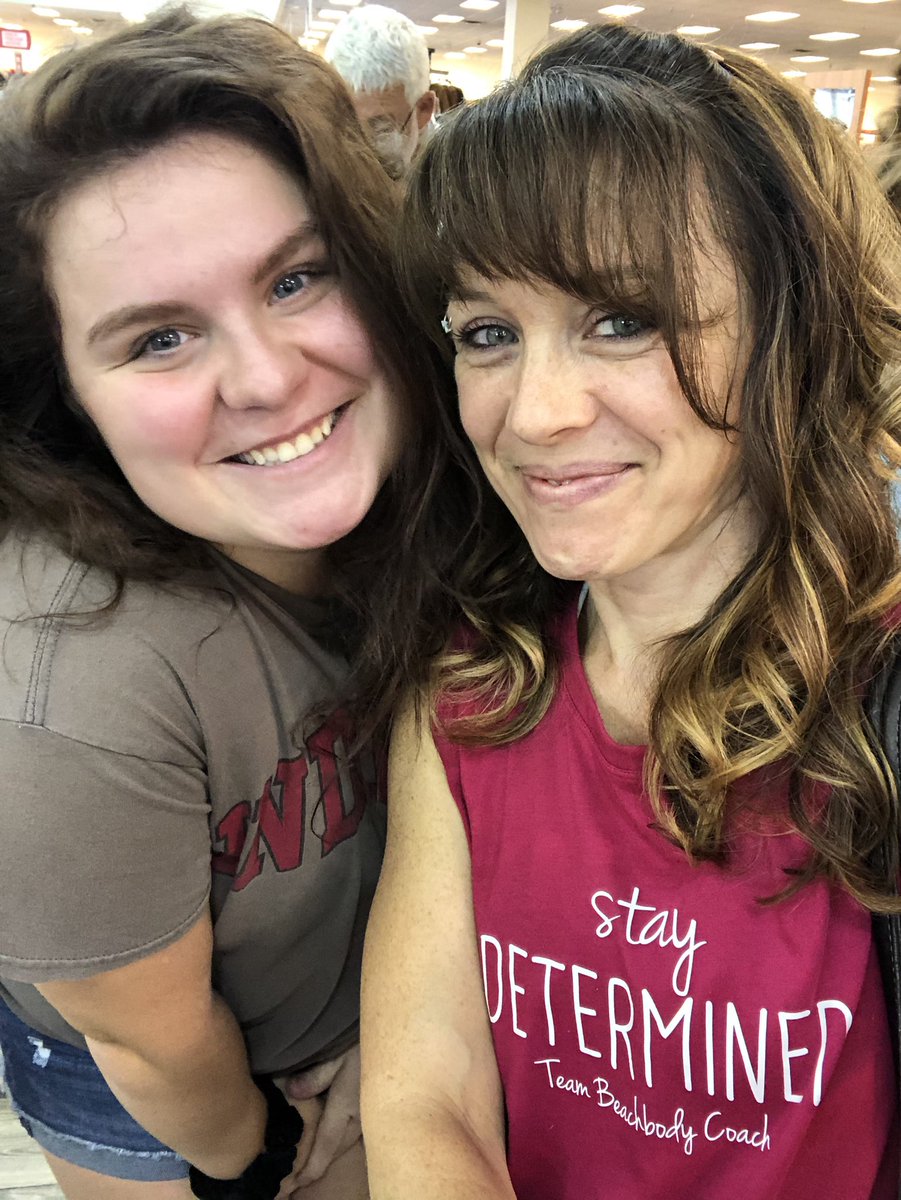 breeeee_05's tweet photo. I don’t know what to say...I am absolutely speechless...you weren’t supposed to go this early.. Caleb hasnt graduates yet, We haven’t gotten married or had kids yet...momma I love you and I know you’re not longer hurting....I love you. I will always love you.❤️rest in peace momma https://t.co/6xyx8zrtqa